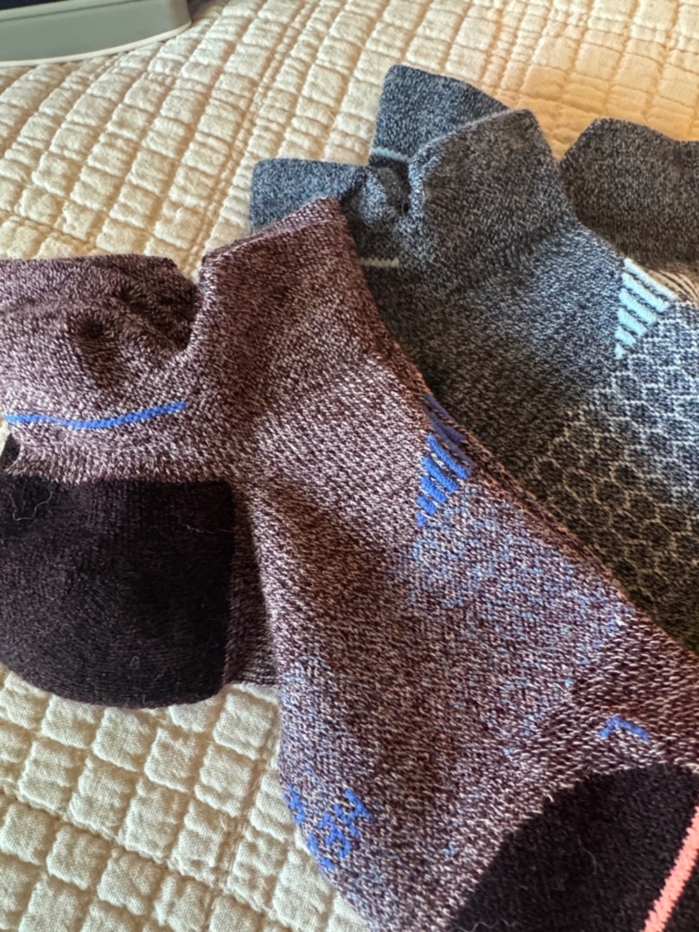 Bombas Women’s Performance Athletic Socks - Picture 3 of 6